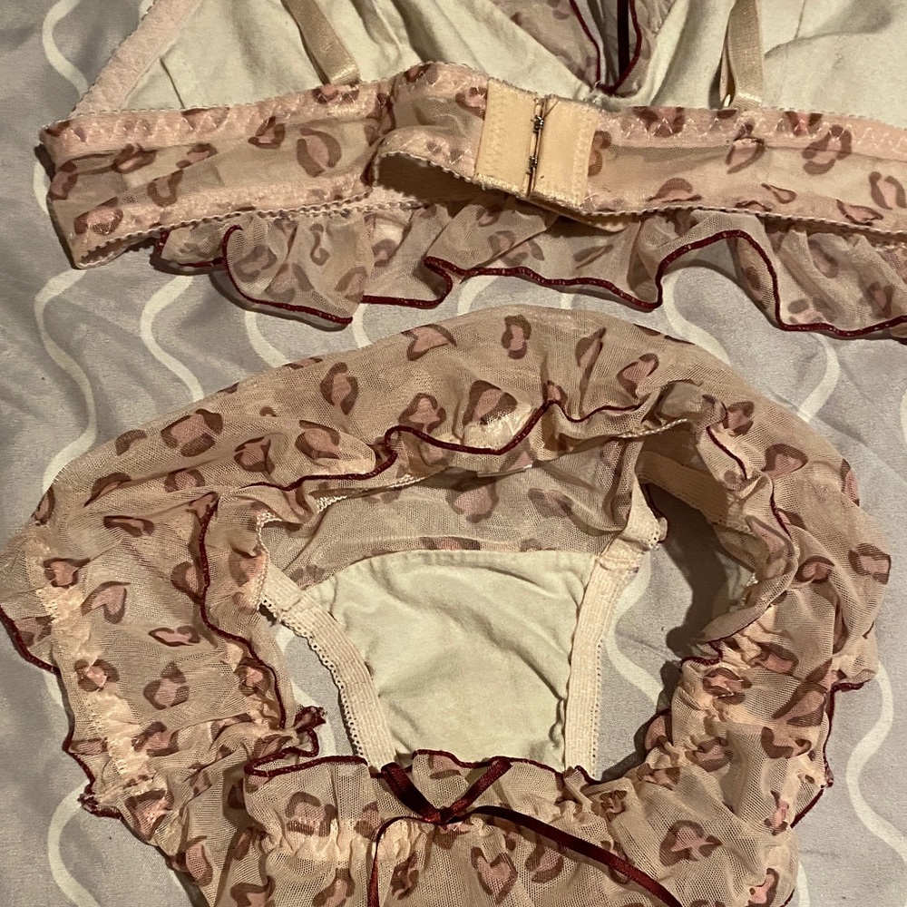 Heart Print Ruffle Lingerie Set - Picture 5 of 7